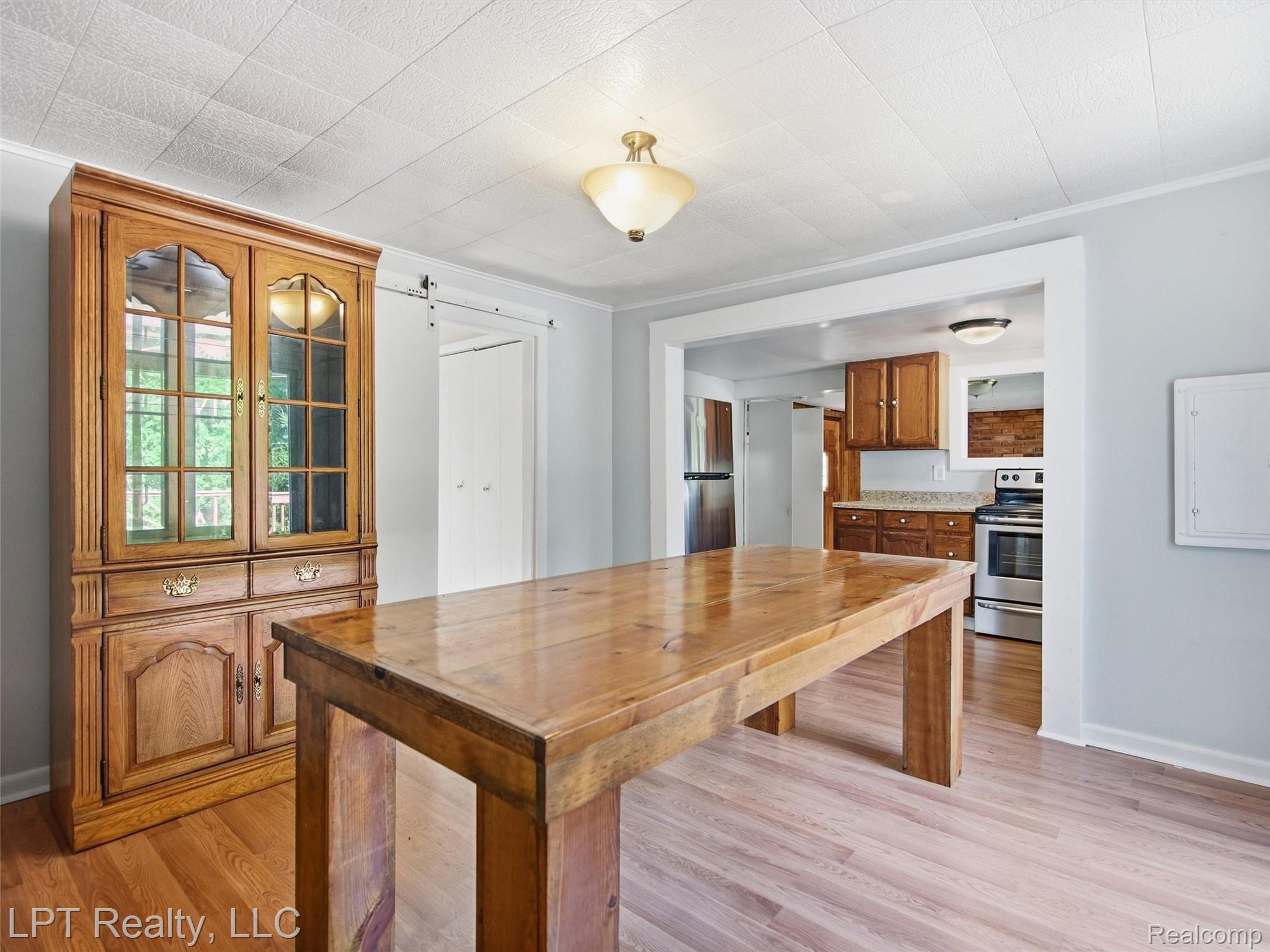 29915 Milford Road New Hudson, MI 48165 - Photo 14 of 36 15-DSC04024.jpg
