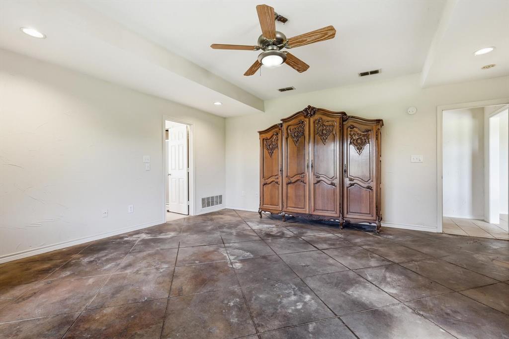 12190 Bell Road Pilot Point, TX 76258 - Photo 22 of 39