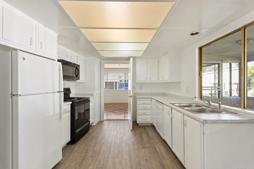 3909 Reche Road, Unit 142 Fallbrook, CA 92028 - Photo 2 of 13