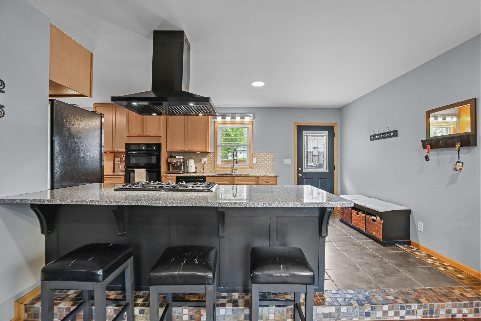 10101 Harrison Road Bloomington, MN 55437 - Photo 5 of 36 Gallery Image 5