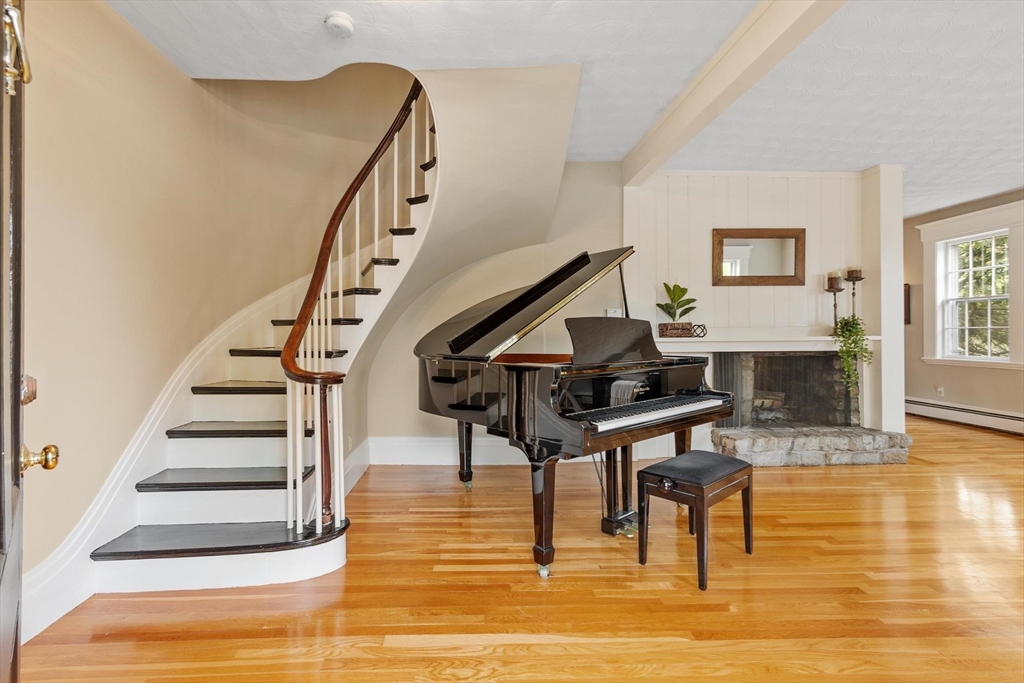 77 Centre Street Danvers, MA 01923 - Photo 3 of 41