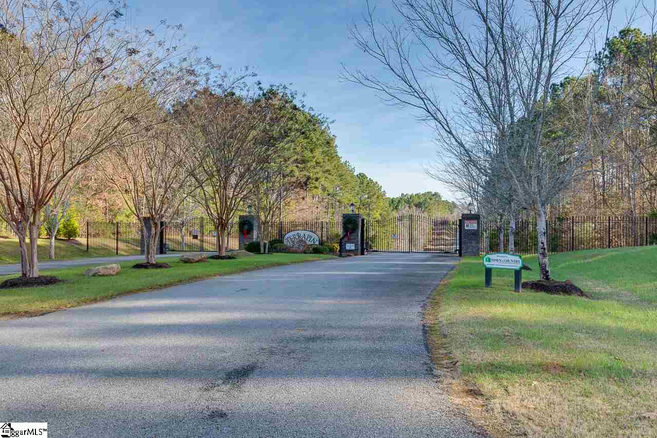 430 Terrapin Pointe Road Hodges, SC 29653 - Photo 4 of 8