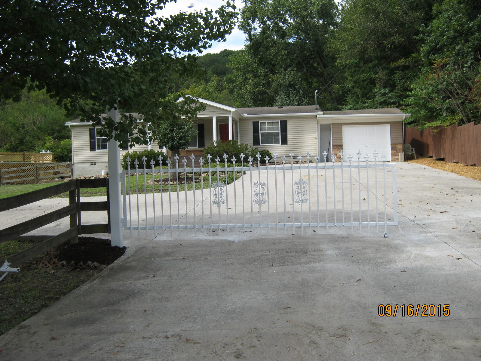 404 Beard Valley Road Maynardville, TN 37807 - Photo 4 of 25 IMG_2178
