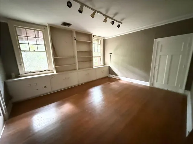 $2,999 | 7211 St Charles Avenue, New Orleans, LA 70118