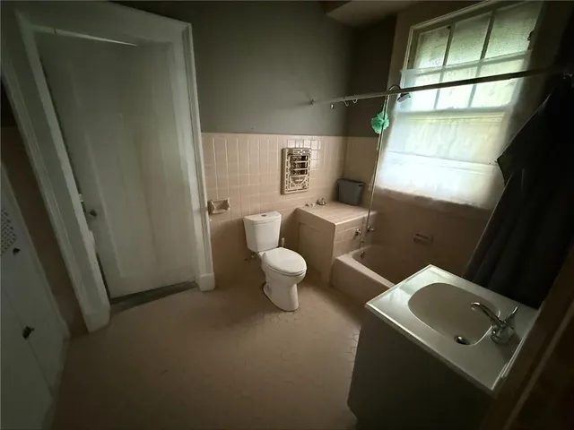 $2,999 | 7211 St Charles Avenue, New Orleans, LA 70118