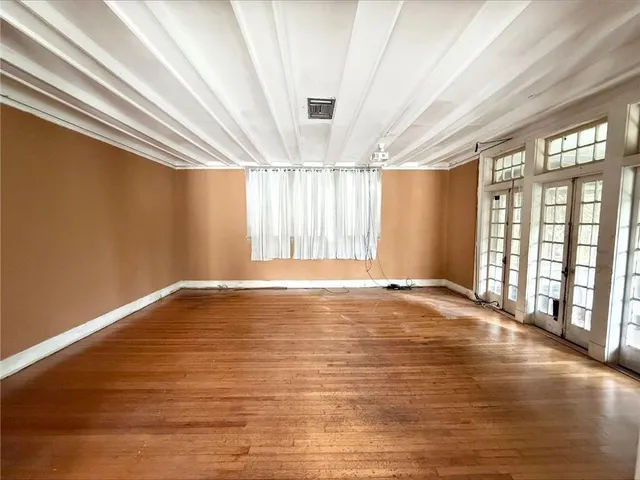 $2,999 | 7211 St Charles Avenue, New Orleans, LA 70118