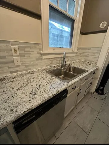 $2,999 | 7211 St Charles Avenue, New Orleans, LA 70118