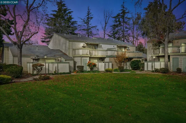 $375,000 | 2890 Treat Boulevard, Unit 5, Concord, CA 94518