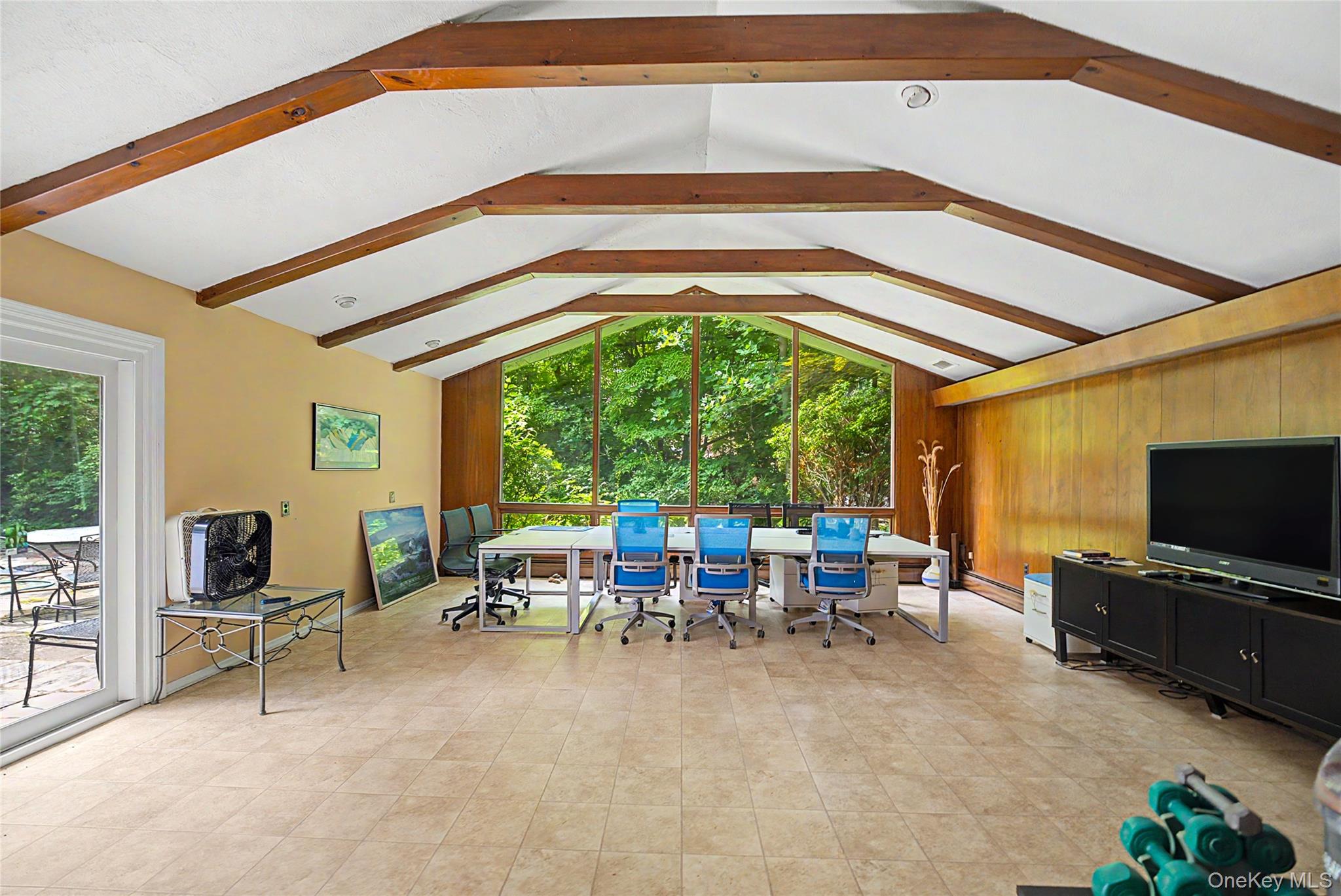10 Hempton Road Great Neck, NY 11020 - Photo 12 of 19 Gallery Image 12