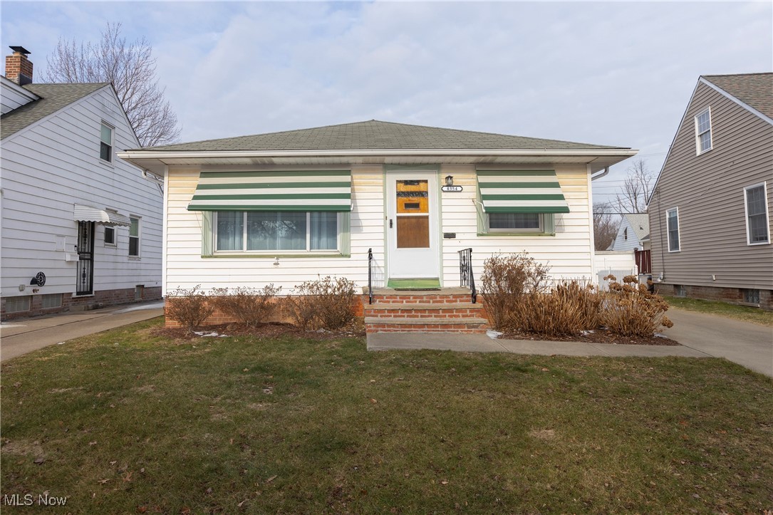 4354 Redding Road Cleveland, OH 44109 - Photo 1 of 23 Ranch style home with a front yard