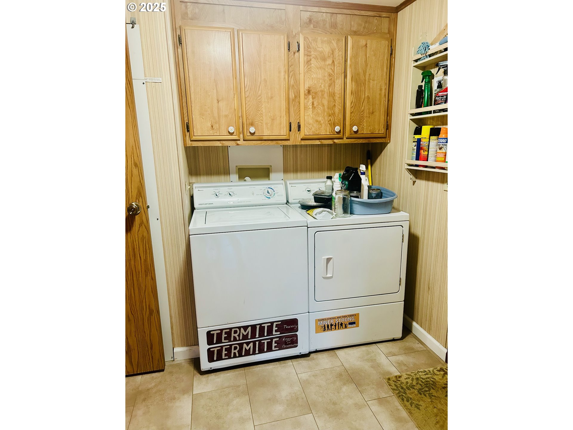 503 Southeast Sheridan Road, Unit 8 Sheridan, OR 97378 - Photo 30 of 38 a utility room with dryer and washer
