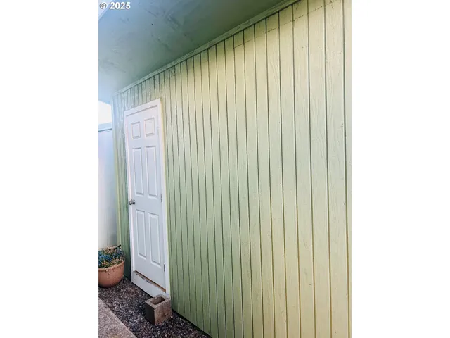 $145,000 | 503 Southeast Sheridan Road, Unit 8, Sheridan, OR 97378