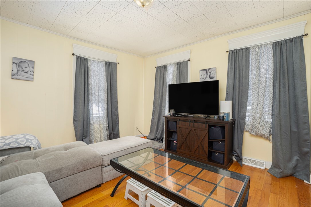 7 Maple Street Cranston, RI 02910 - Photo 4 of 15