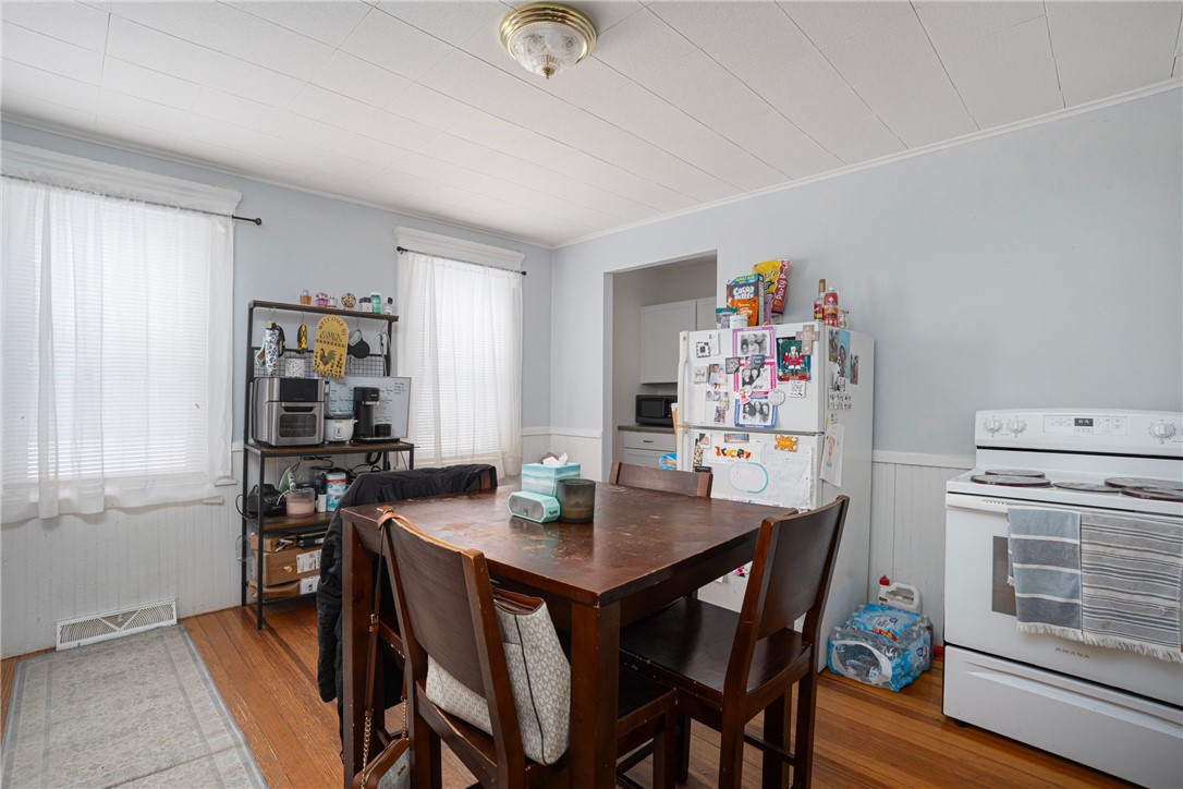 7 Maple Street Cranston, RI 02910 - Photo 5 of 15