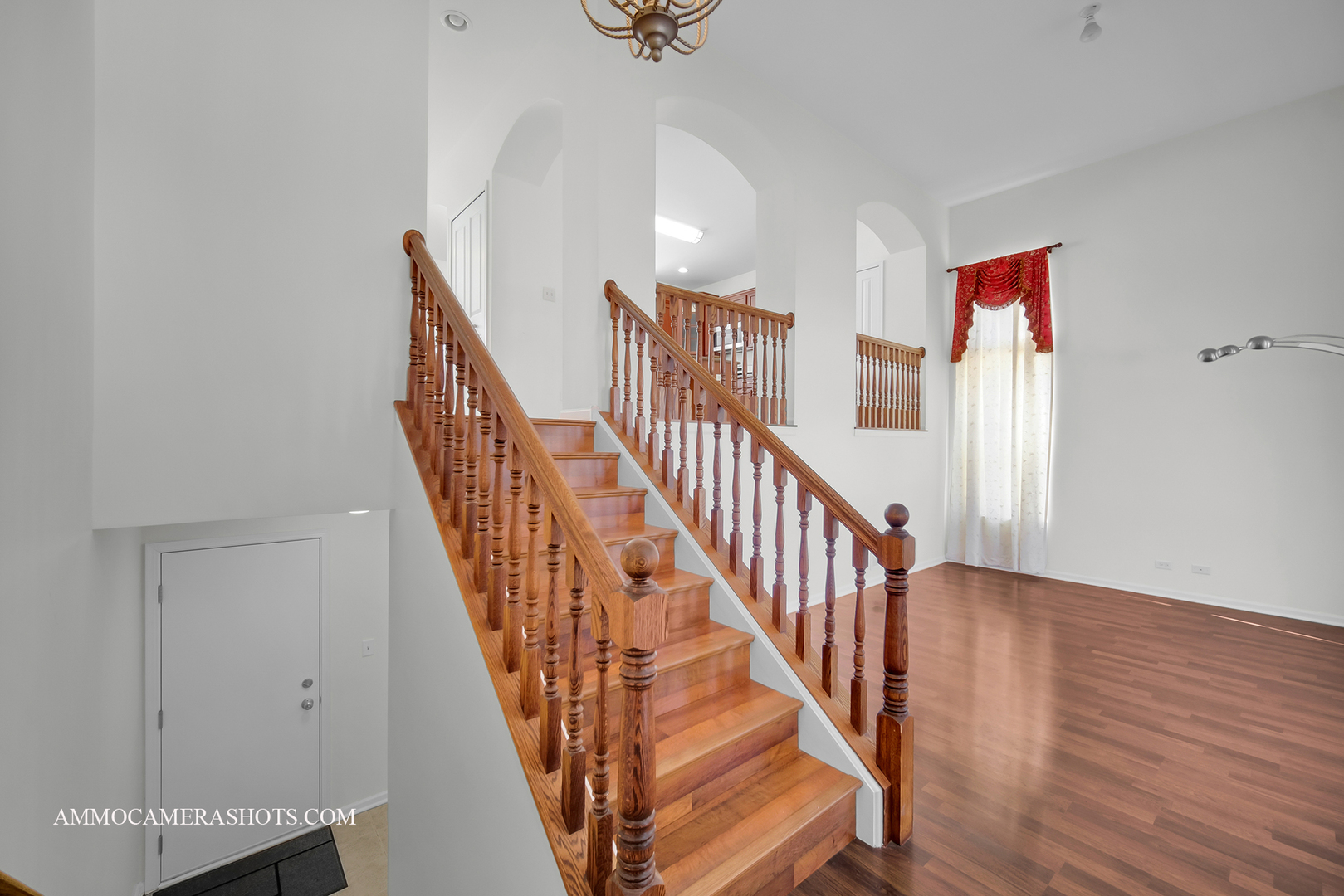 683 Station Boulevard Aurora, IL 60504 - Photo 2 of 33