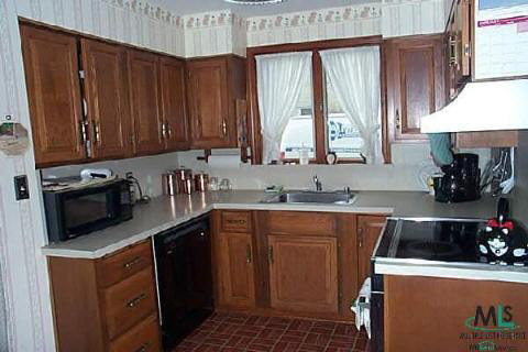 1640 Oxford Road Grosse Pointe, MI 48236 - Photo 4 of 8 782657-3.JPG