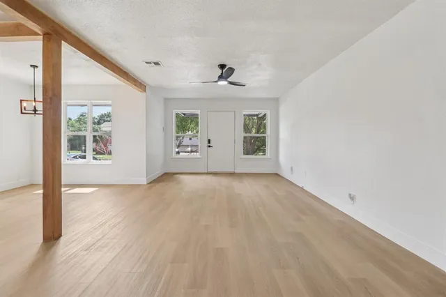 $289,000 | 1105 North Sylvania Avenue, Fort Worth, TX 76111