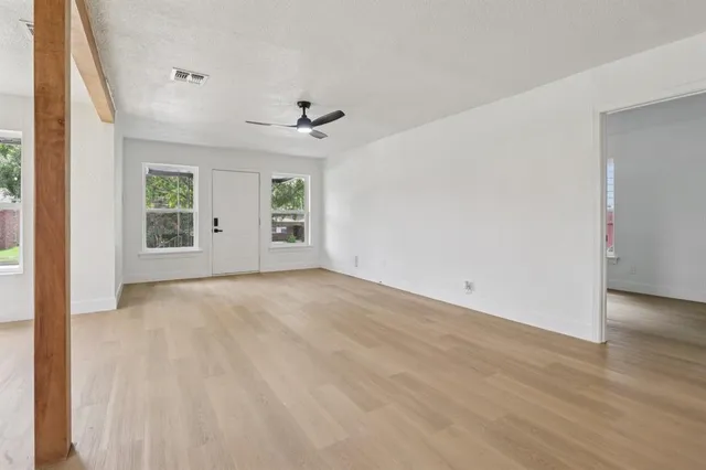 $289,000 | 1105 North Sylvania Avenue, Fort Worth, TX 76111