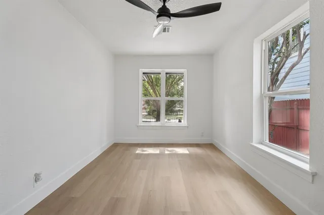 $289,000 | 1105 North Sylvania Avenue, Fort Worth, TX 76111