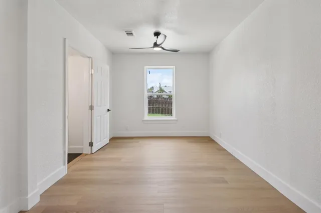 $289,000 | 1105 North Sylvania Avenue, Fort Worth, TX 76111