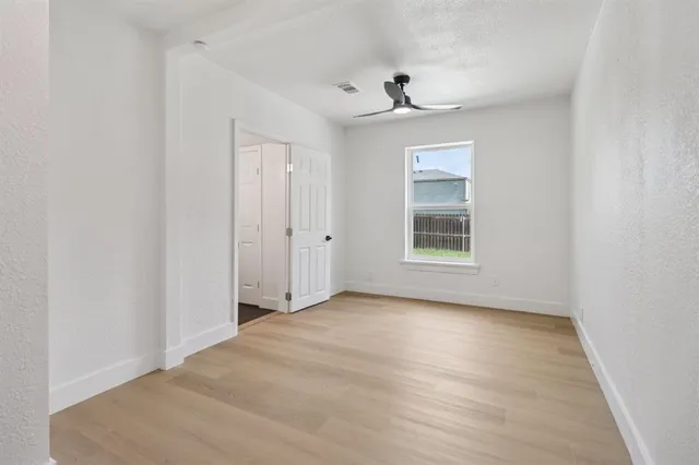 $289,000 | 1105 North Sylvania Avenue, Fort Worth, TX 76111