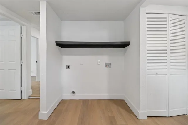 $289,000 | 1105 North Sylvania Avenue, Fort Worth, TX 76111