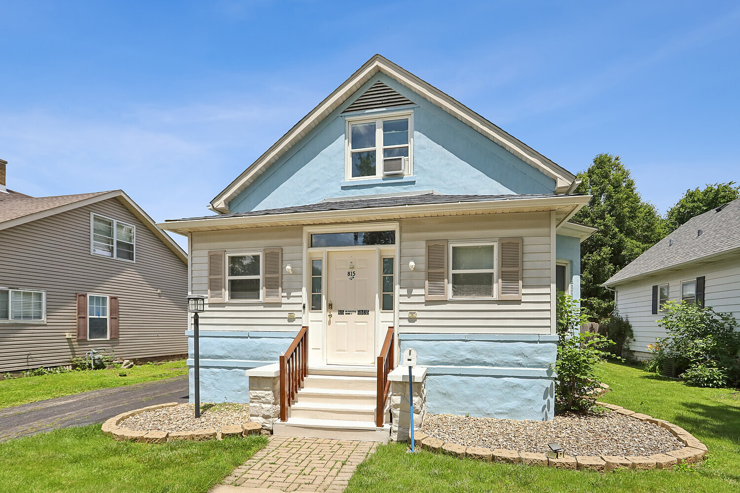 815 Oneida Street Joliet, IL 60435 - Photo 1 of 24