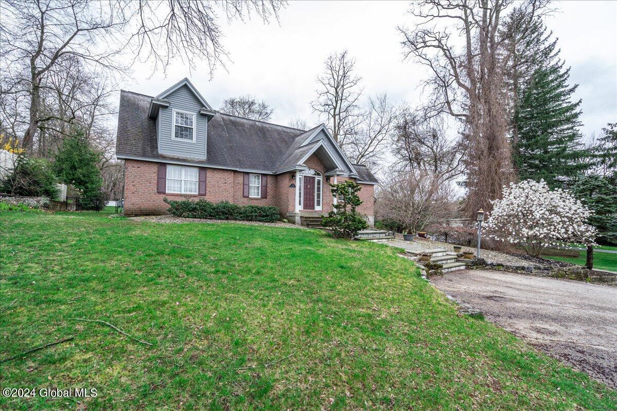 28 Maxwell Road Colonie, NY 12110 - Photo 4 of 56 01-28 Maxwell