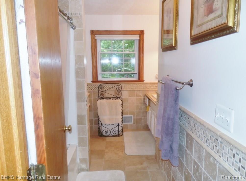 4920 Vines Road Howell, MI 48843 - Photo 15 of 22