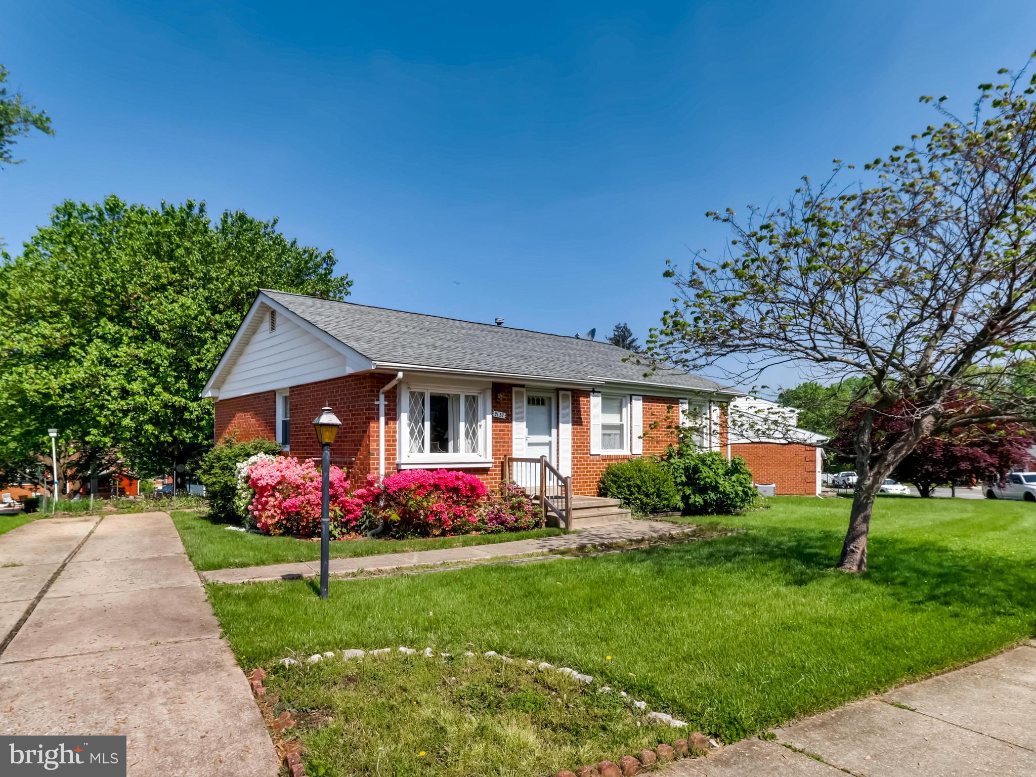 9137 Covered Bridge Road Baltimore, MD 21234 - Photo 3 of 28 Gallery Image 3