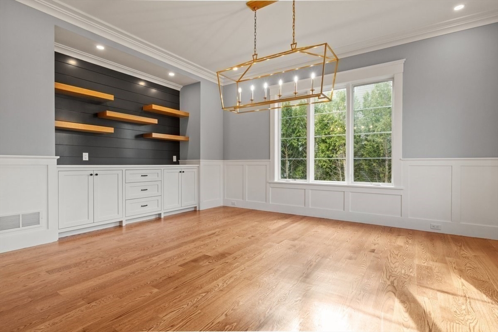 118 Grosvenor Road Needham, MA 02492 - Photo 6 of 42