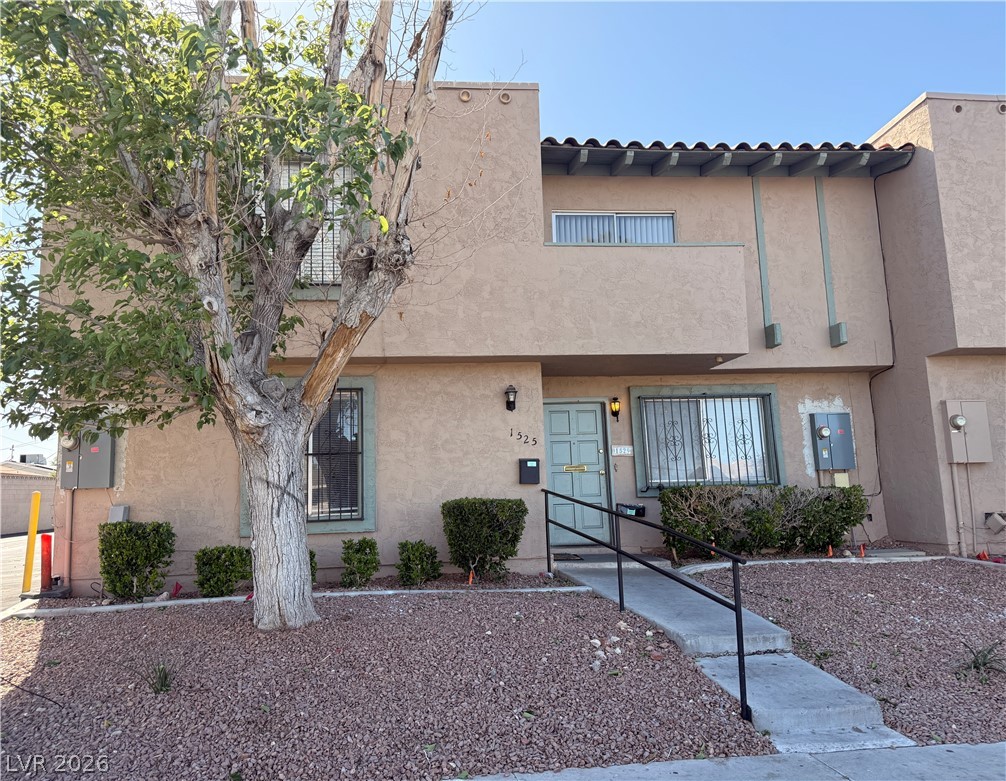 1525 Saylor Way Las Vegas, NV 89108 - Photo 1 of 25 Front