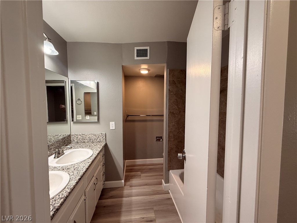 1525 Saylor Way Las Vegas, NV 89108 - Photo 23 of 25 Upstairs Bathroom