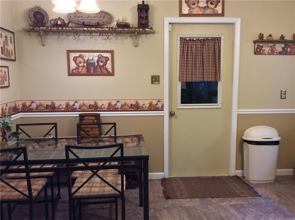 116 Hampton Court Butler, PA 16002 - Photo 2 of 25 Eat-in kitchen has access to garage and back deck. Easy care floors.