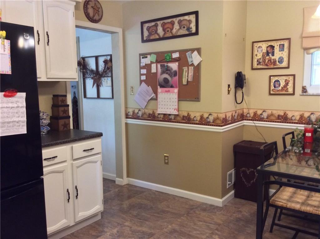 116 Hampton Court Butler, PA 16002 - Photo 3 of 25 Warm country colors and lots of counter space make this kitchen a great place to work and cook.