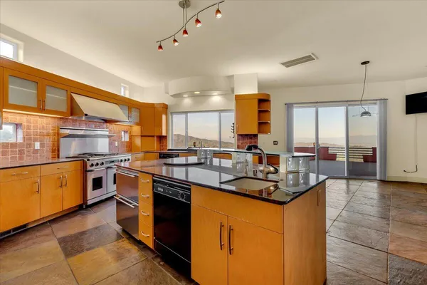 $1,800,000 | 15000 Middletown Park Drive, Redding, CA 96001