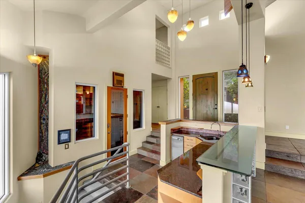 $1,800,000 | 15000 Middletown Park Drive, Redding, CA 96001