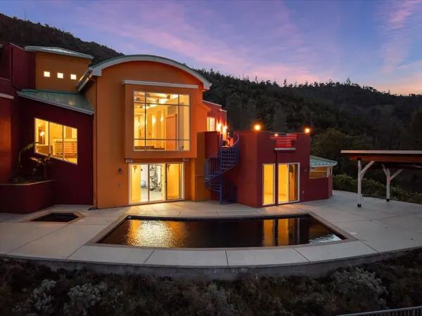 $1,800,000 | 15000 Middletown Park Drive, Redding, CA 96001