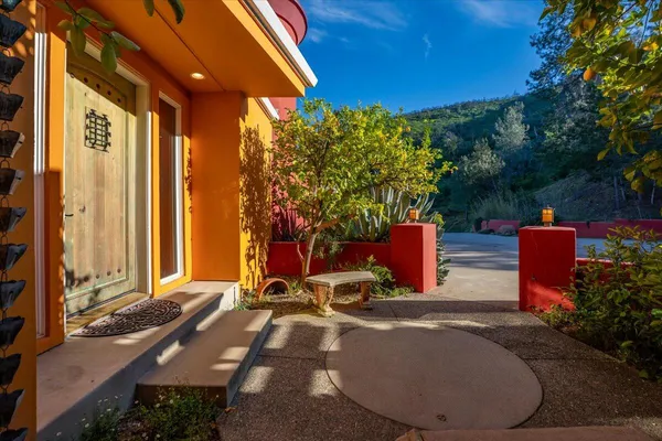 $1,800,000 | 15000 Middletown Park Drive, Redding, CA 96001