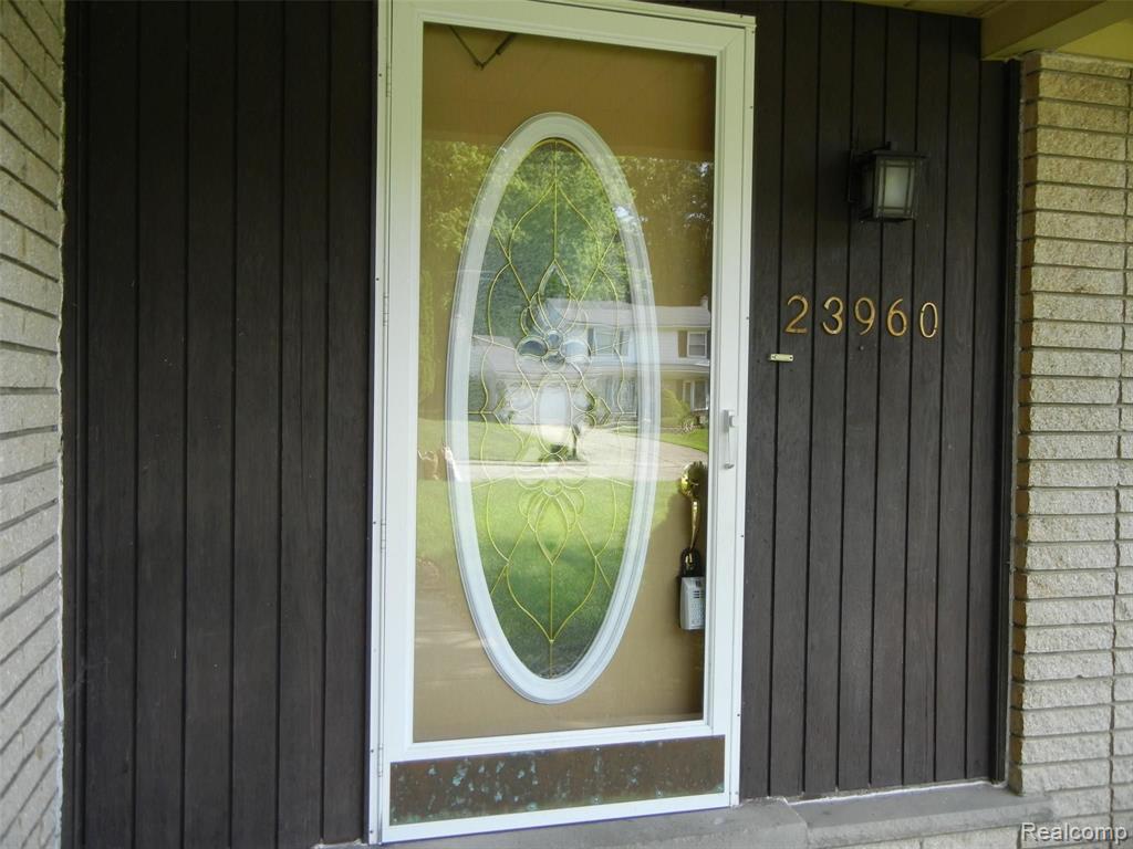 23960 Rockingham Street Southfield, MI 48033 - Photo 2 of 42