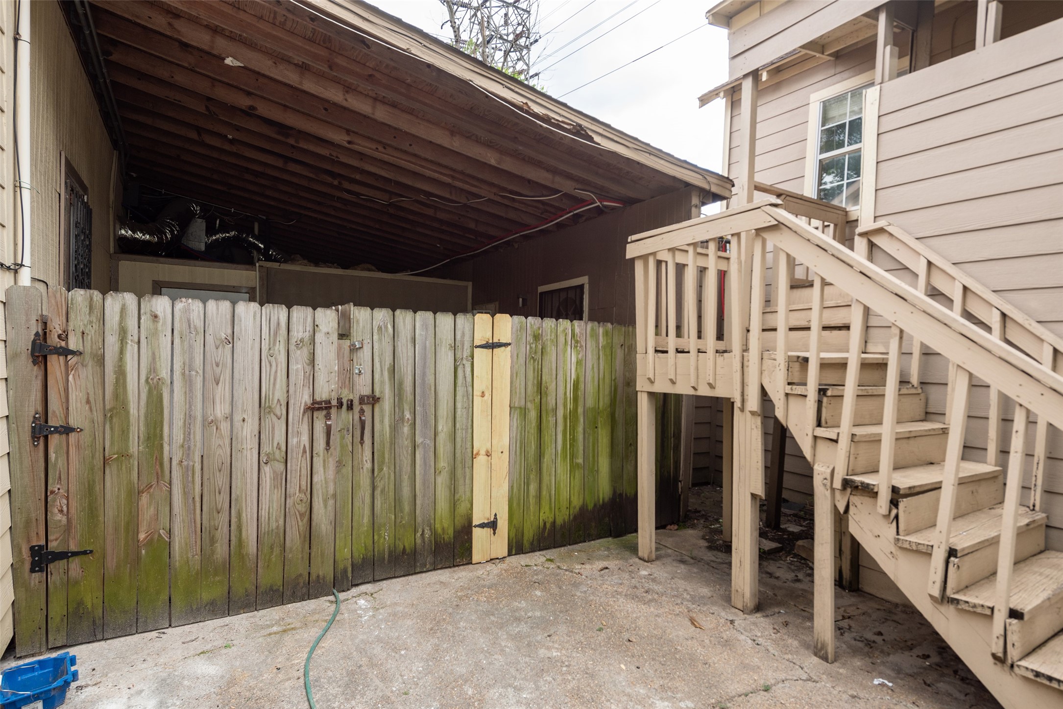 1614 Ryon Street, Unit B Houston, TX 77009 - Photo 3 of 17 a view of a house with a backyard