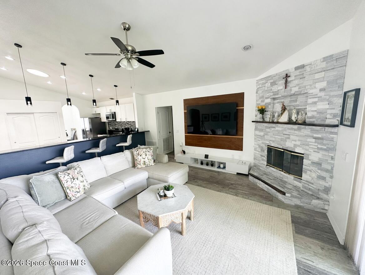 704 Carriage Hill Road Melbourne, FL 32940 - Photo 19 of 59 Living