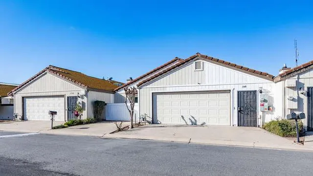 $295,000 | 1940 Cougar Lane, Clovis, CA 93611