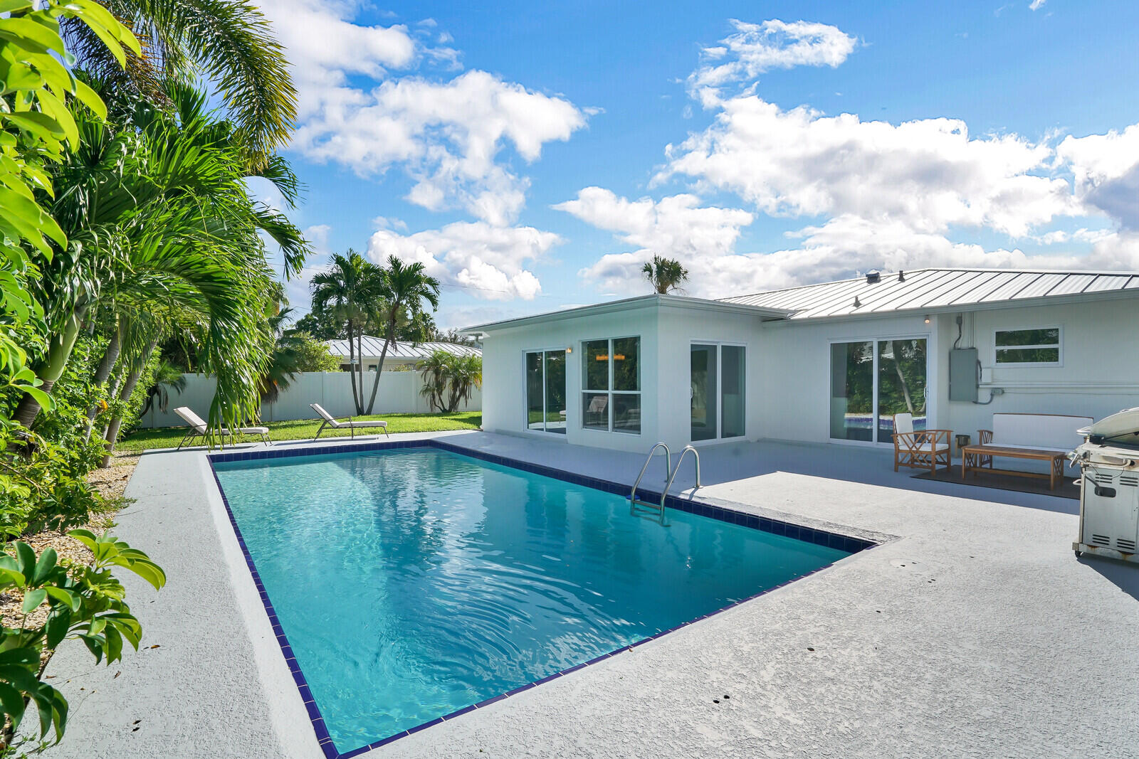 405 Gulf Road North Palm Beach, FL 33408 - Photo 31 of 46 pool