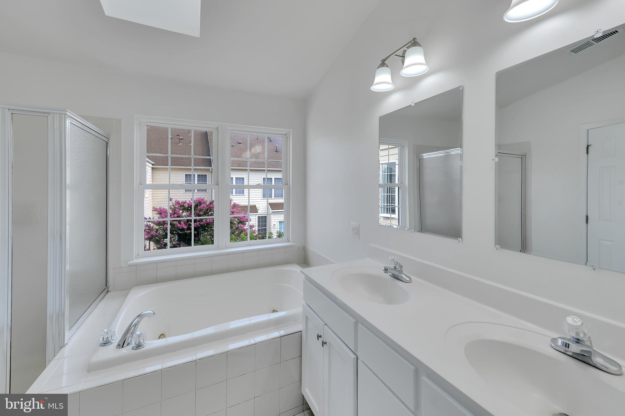 42704 Sandman Terrace South Riding, VA 20152 - Photo 27 of 47 Main bedrooms full bathroom