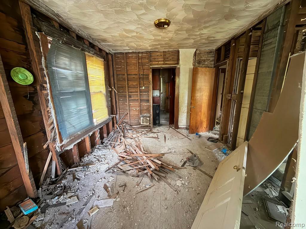 4010 Lawrence Street Detroit, MI 48204 - Photo 5 of 10 WhatsApp Image 2026-06-18 at 7.09.30 PM.jpeg