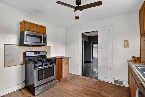 $134,900 | 226 East High Street, Jackson, MI 49203