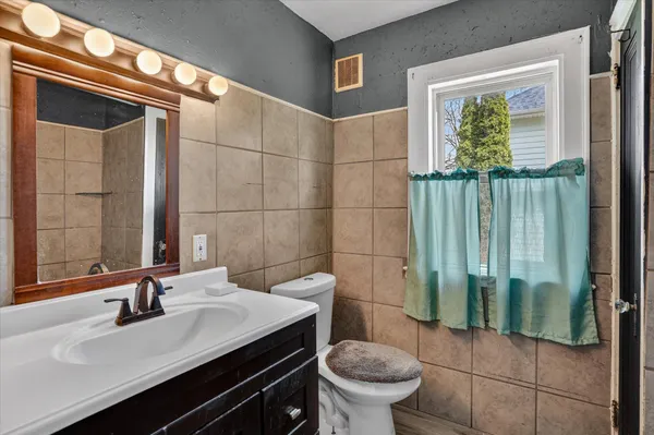 $134,900 | 226 East High Street, Jackson, MI 49203