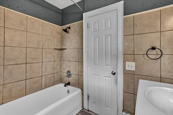 $134,900 | 226 East High Street, Jackson, MI 49203