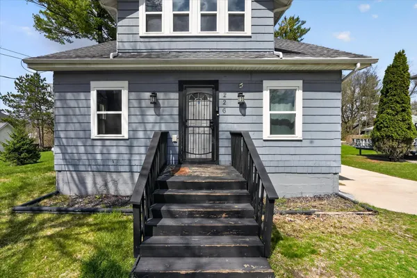 $134,900 | 226 East High Street, Jackson, MI 49203